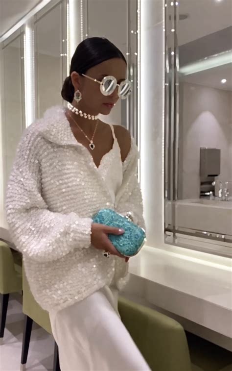 The Most Classy All White Jet Set Babe Look Ever Slaylebrity