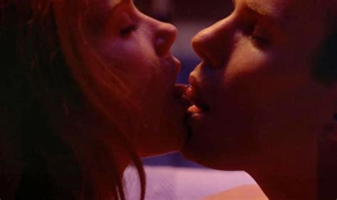 Vibrations Nude Pics Page