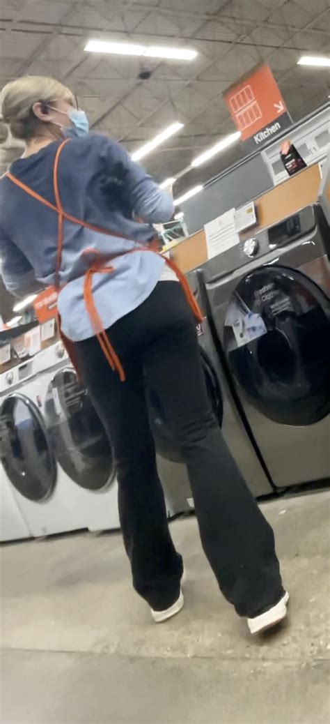 Small Round Ass Bonus Titties Spandex Leggings Yoga Pants Forum