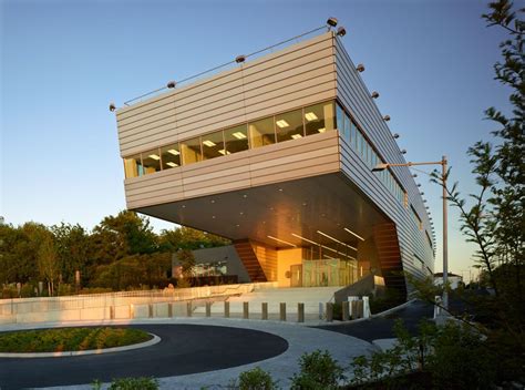 Rafael Viñoly Architects | 121st Police Precinct Receives Engineering ...