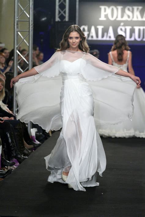 M Oda Aktorka Hotelu W Bikini Sexy