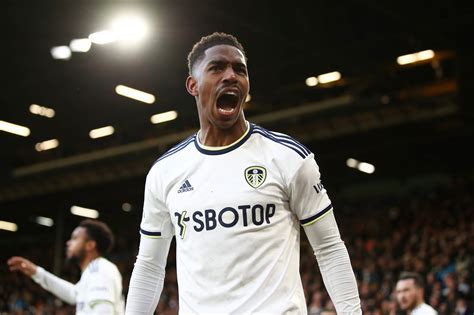 Mix Of Emotions” Junior Firpo Details Leeds United Dressing Room
