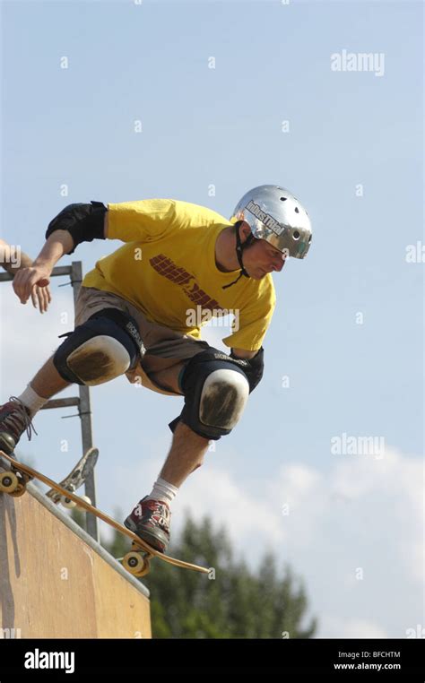 Skate board riders Stock Photo - Alamy