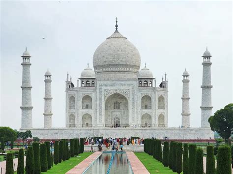 Top 5 Best Tourist Places To Visit In Agra Yatri Central