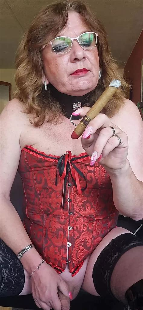 Enjoying A Cigar Shemale Amateur Amateur Porn Feat Denise Smokeslut Xhamster