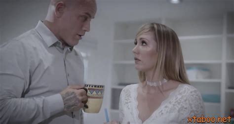 Nude Blonde Brett Rossi With Big Tits Enjoys Undressing