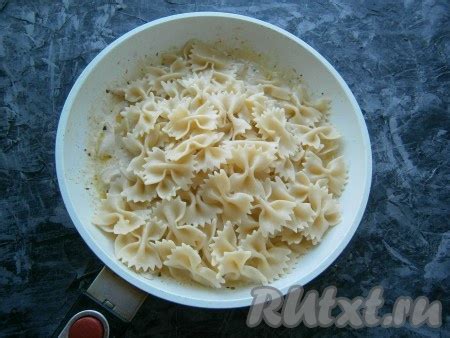 Фарфалле с курицей в сливочном соусе: 10 фото в рецепте