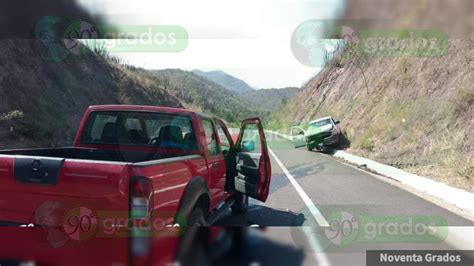 Chocan Grupos Armados En Plena Autopista Siglo Xxi En Arteaga Michoacán