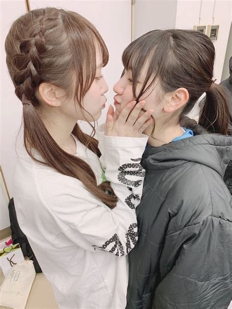 Pin By ぼのぼのパパ On 日向坂46 Lesbian Girls Cute Lesbian Couples Cute Japanese Girl