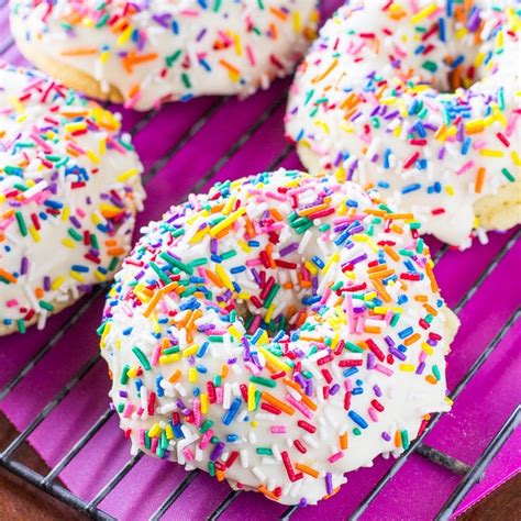 Baked Vanilla Donuts – Deliciously Sprinkled