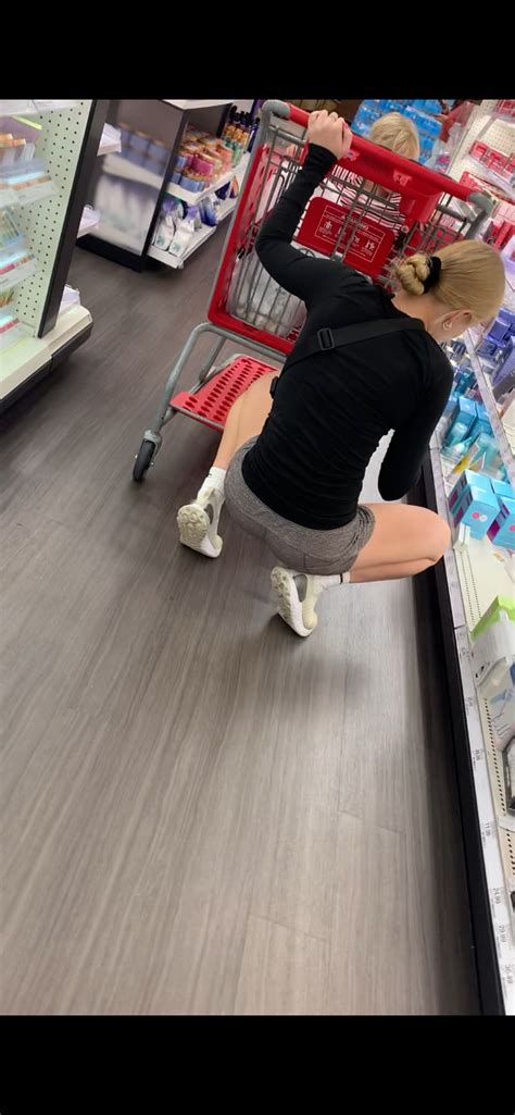 Petite Blonde Showing Some Ass Forum