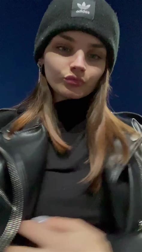 Teen Titty Flash On My Walk Im Kinda Horny Haha