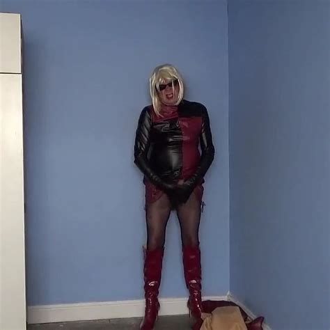 Maroon Leather Shemale Amateur Amateur Porn By Faphouse Xhamster