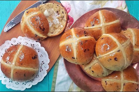 Hot Cross Buns Italian Recipes By Giallozafferano
