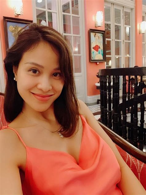 MC Phương Mai mang bầu 6 tháng vẫn mặc bikini khoe dáng đẹp 2sao