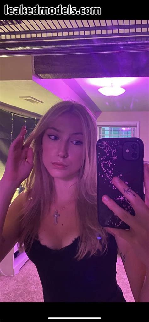 Aprilbanxx Naked 15 Photos Leakedmodels Celebrity Photos Leaked