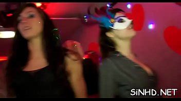 Seductive Dancing With Pretty Chicks And Hunks XVIDEOS