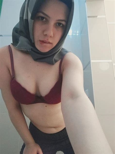 Wonder Who Is She Sending This Pic To Araber Muslim Porno Hot Sex Photos