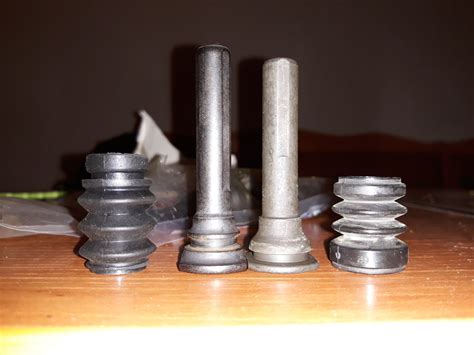 Замена направляющих тормозных суппортов — Chevrolet Spark (M300), 1 л ...