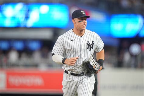 Yankees news: More reviews on the 2023 season, Judge honored ...