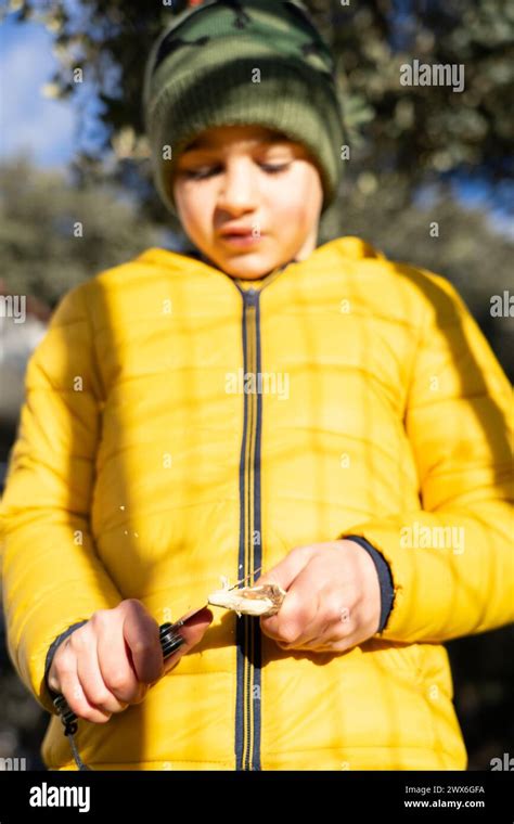 Boy scout knife hi-res stock photography and images - Alamy