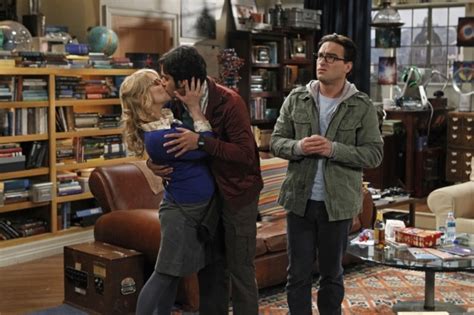 Bernadette Gets A Kiss From Raj Big Bang Theory Pinterest