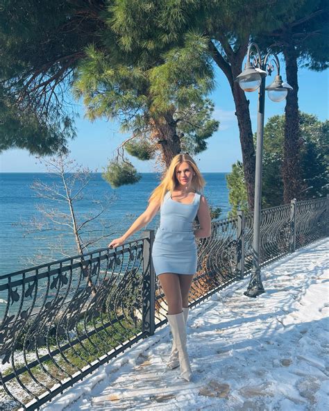 Ashley Michelle Grant (@ashleymichellegrant) • Instagram photos and videos