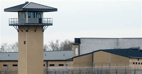 After Several Deaths, Feds to Close Violent Prison Unit in Illinois ...