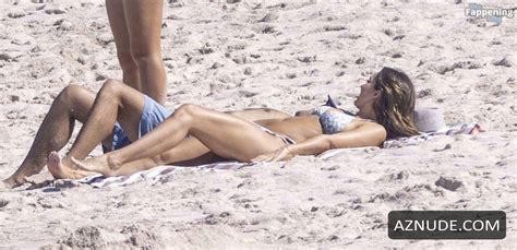 Jessica Alba Sexy Spotted Showing Off Her Sizzling Bikini Body At A Beach In Mexico Aznude