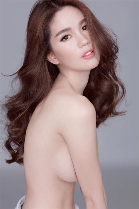 Ng C Trinh L N U L N Ti Ng Gi I Th Ch V B C Nh Nude G Y S C