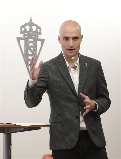 David Guerra presenta la nueva campaña de abonados del Sporting de
