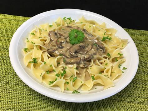 Bandnudeln Mit Champignon Sahne Sauce Von LizaMatthias Chefkoch