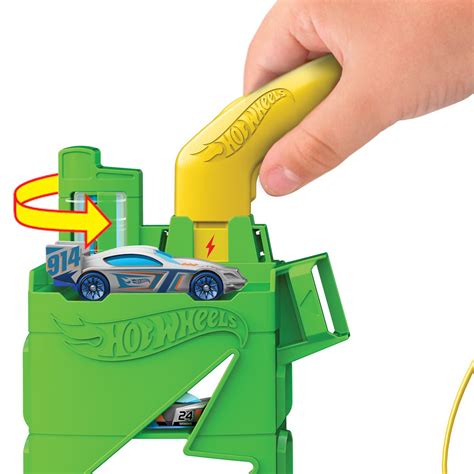 Hot Wheels Super Recharge Fuel Station Playset