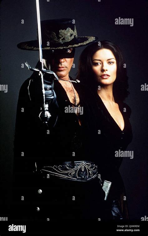 Zorro Film Banderas - ANTONIO BANDERAS, CATHERINE ZETA-JONES, THE MASK OF ZORRO, 1998 Stock ...