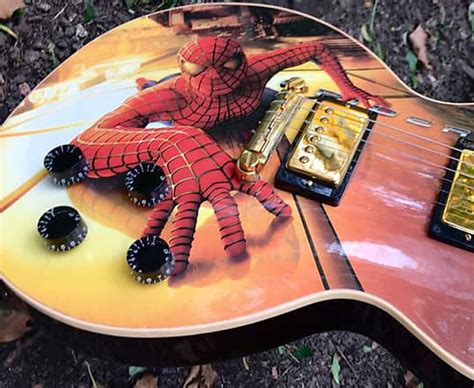 Британский гитарный магазин выставил на продажу редкий Gibson Les Paul ...