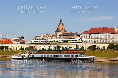 Gorz W Wielkopolski Town City At River Warta With A Regional Train Type