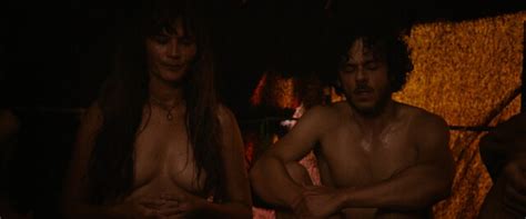 Nude Video Celebs Marina Hands Nude Hommes Au Bord De La Crise De Nerfs