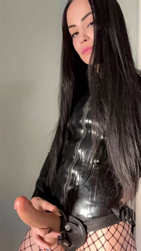 I Ll Make You Shut Up When You Start Crying Nudes Femdomgonewild NUDE PICS ORG