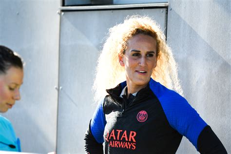 Psg Kheira Hamraoui Annonce Son Départ Après «deux Années De Tempête