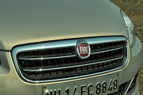 Fiat Linea Photo, Fiat Front Grille Image - CarWale