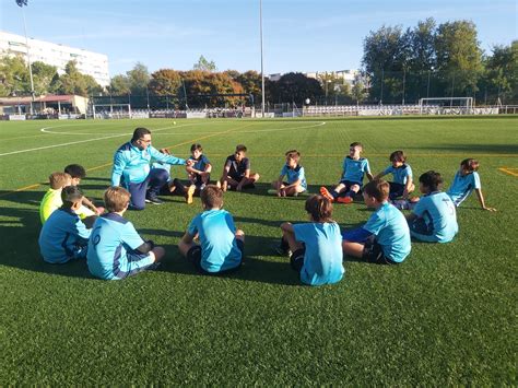 El Entrenador Es El L Der Del Equipo Y Tiene Un Papel Fundamental