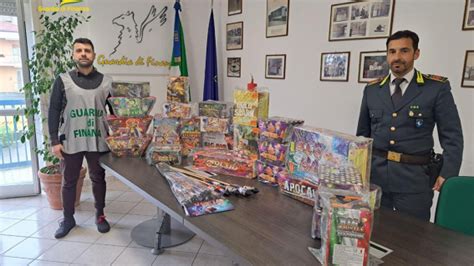 Salerno Sequestrati Oltre Chilogrammi Di Fuochi D Artificio