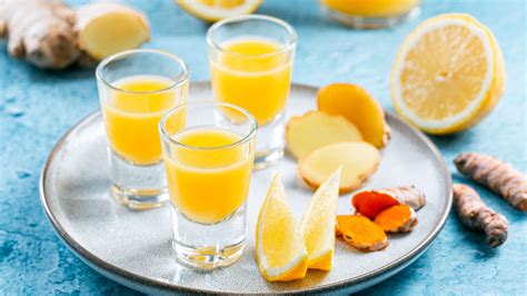 Vitamin C Shots mit Ingwer und Kurkuma Immunbooster für kalte