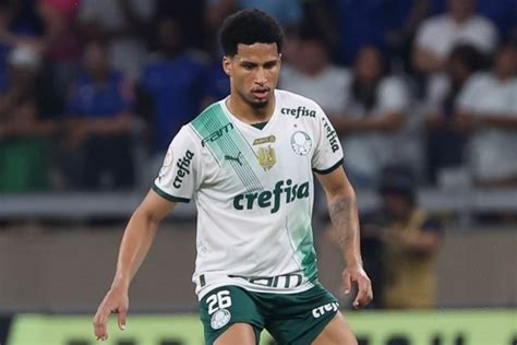 Zagueiro Do Palmeiras Murilo Aproveita F Rias E Acerta Detalhes Para