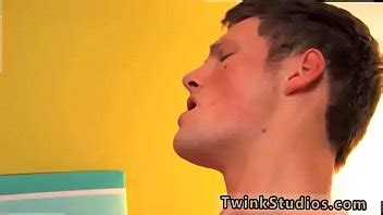 Nude Mate Porno gay C est une scène porno classique une pizza torride XVIDEOS