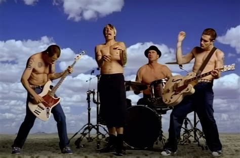 A trágica história da banda Red Hot Chili Peppers MobDica