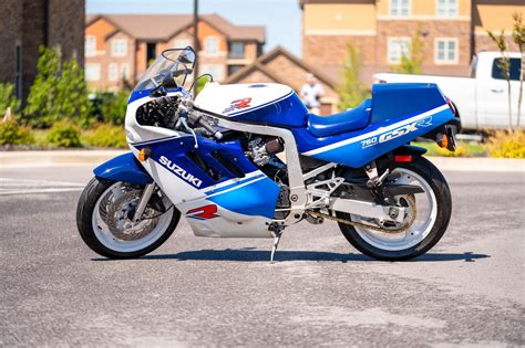 Suzuki Gsx R 750 1988 Atelier Yuwa Ciao Jp