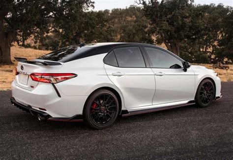 Toyota опубликовала цены на Camry 2020 в мощной версии Trd Новини