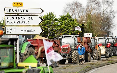 Ploudaniel Les Agriculteurs En Col Re Sappr Tent Passer La Nuit