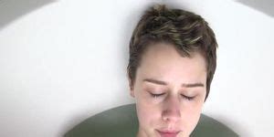 Short Haired Amateur Has Orgasm In Bathtub Tnaflix